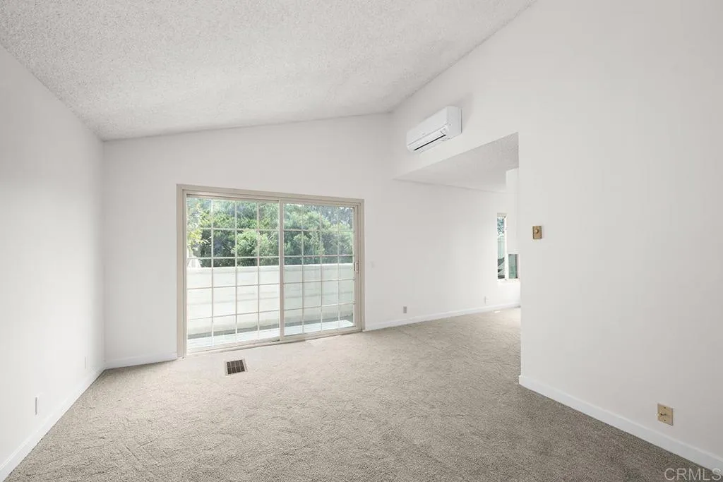 https://cdn.realtyfeed.com/cdn/127/307063155/e90eb7326b10f7b003f450b3ad024382.webp