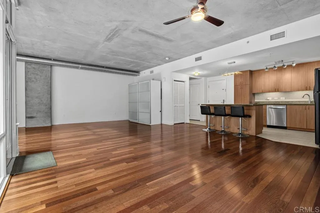 https://cdn.realtyfeed.com/cdn/127/307063164/3537307d87fa18953dd9737ee0abdc10.webp