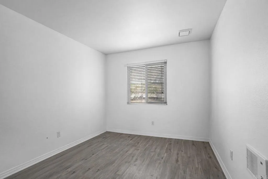 https://cdn.realtyfeed.com/cdn/127/307063212/56640ec4d7bcd9a71f2a002c026244d0.webp