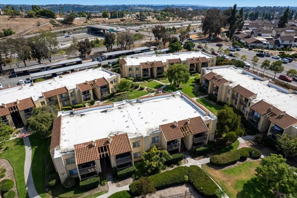 https://cdn.realtyfeed.com/cdn/127/307063212/a9b7611ba569114d94ff99afe1f38cc4.webp