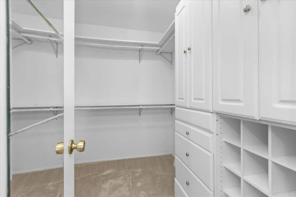 https://cdn.realtyfeed.com/cdn/127/307063262/471bfd1b461e30bf18b90be0232b33af.webp
