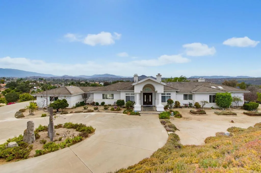 13427 Hilltop Place, Valley Center, CA 92082 - Main photo, Valley Center, CA