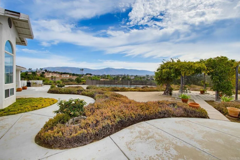 https://cdn.realtyfeed.com/cdn/127/307063275/46ce001aaaf96763663285e7c9ce9096.webp