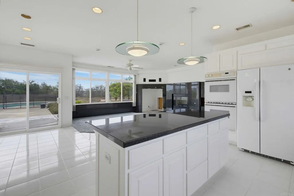 https://cdn.realtyfeed.com/cdn/127/307063275/79b4bfffca378a1e63f20a91e98b1aa1.webp