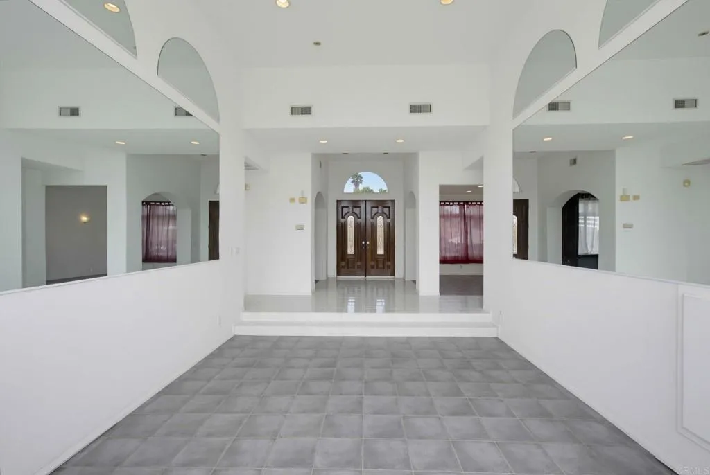 https://cdn.realtyfeed.com/cdn/127/307063275/865e305ad56cb54c52cdcfd44b89d0ef.webp