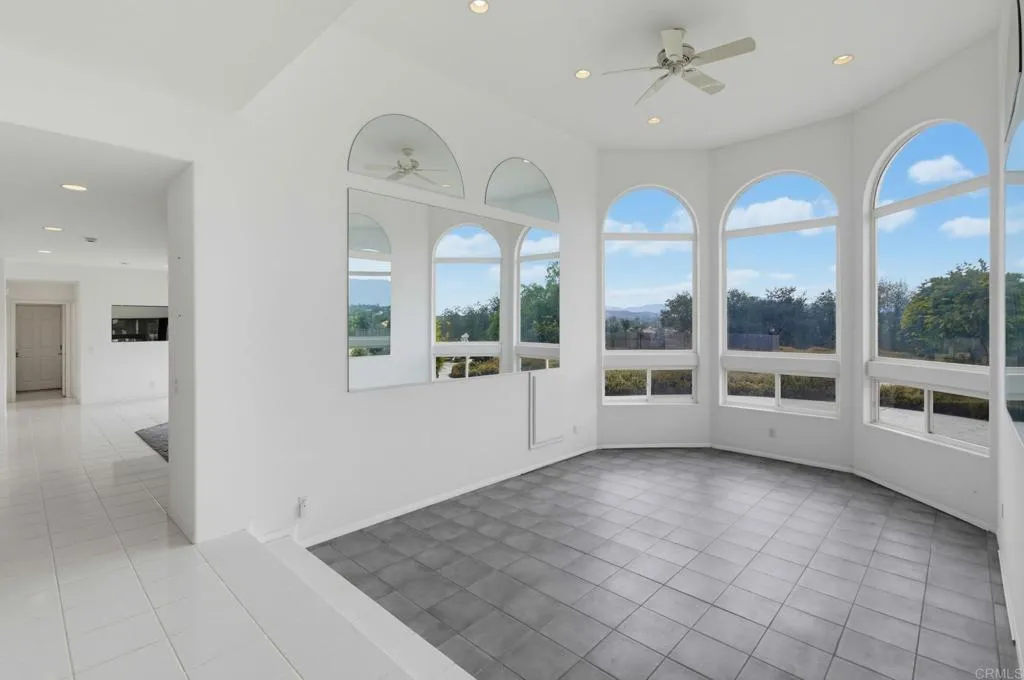 https://cdn.realtyfeed.com/cdn/127/307063275/8c8b69122ff52657ca4d483a6eb1943b.webp