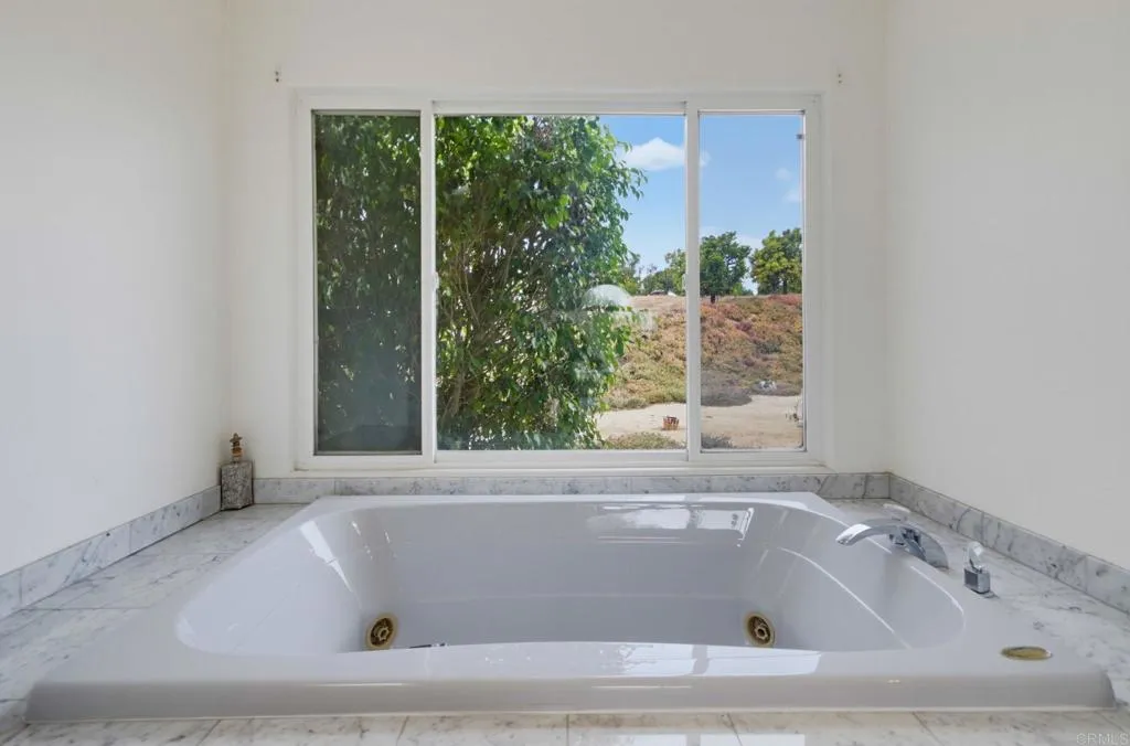 https://cdn.realtyfeed.com/cdn/127/307063275/95cb14e894ac49046c9424d100b86409.webp