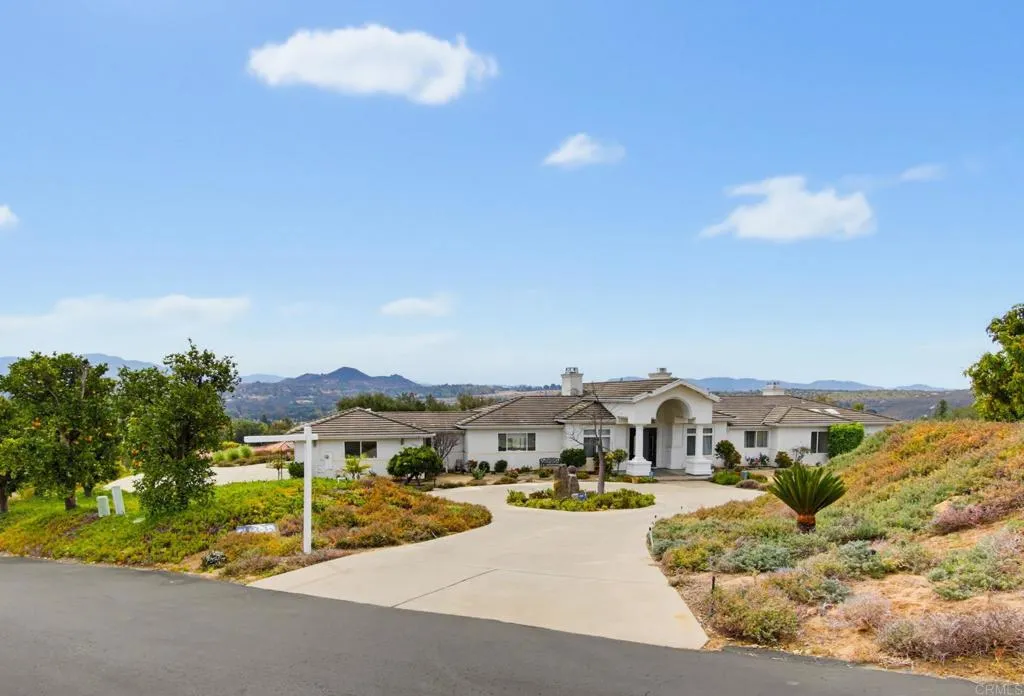 13427 Hilltop Place, Valley Center, CA 92082 - Photo 4 of 65, Valley Center, CA