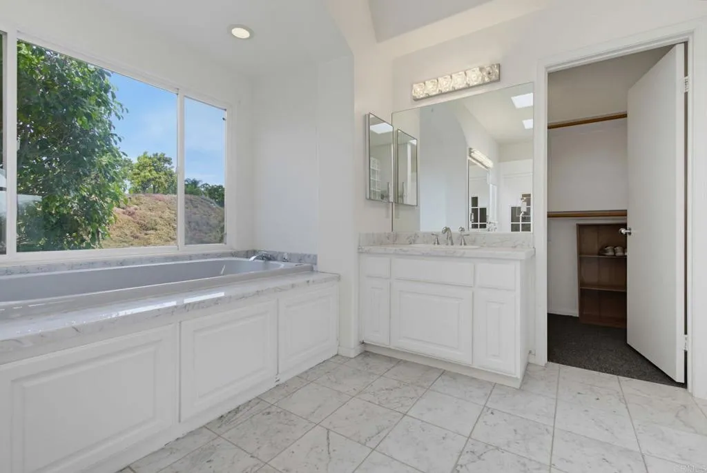 https://cdn.realtyfeed.com/cdn/127/307063275/e0d58c343ed7d98c5442a88a66dce9e8.webp