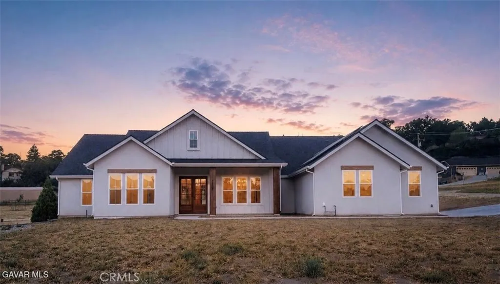 24401 Oaktree Court
