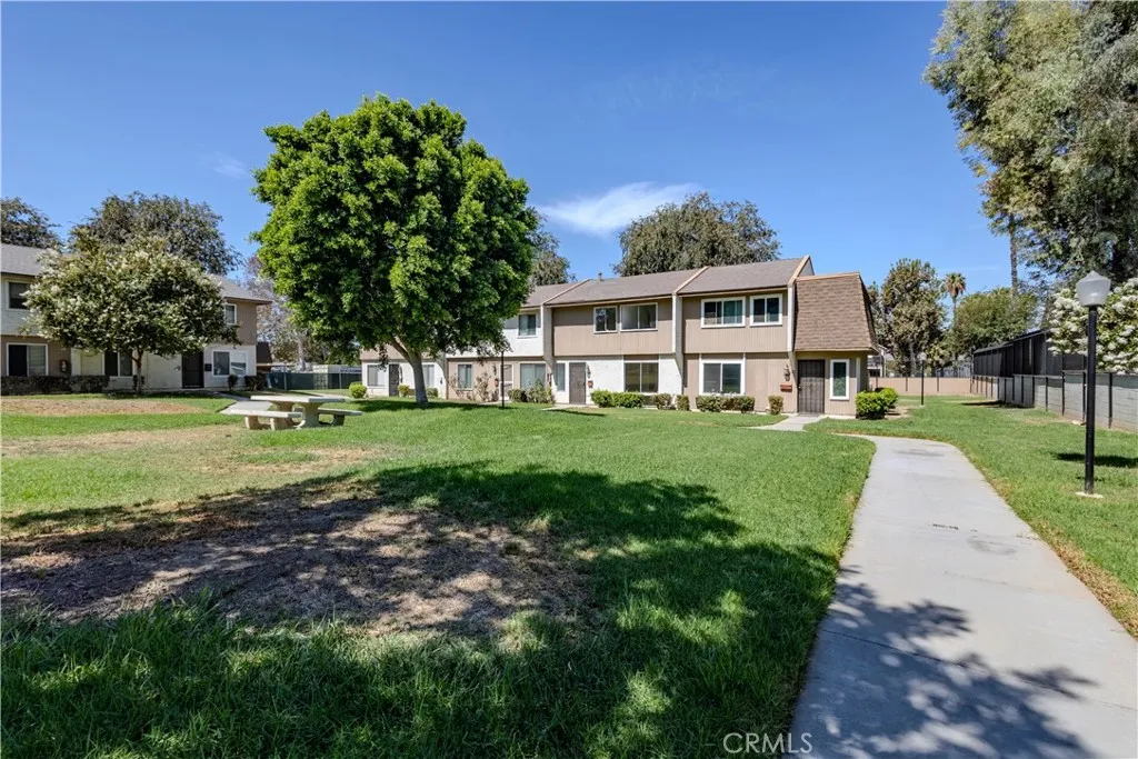 3485 Columbia