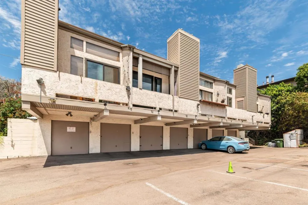 https://cdn.realtyfeed.com/cdn/127/307063334/19512f0ffc7d3f13db3e557f75629b2e.webp
