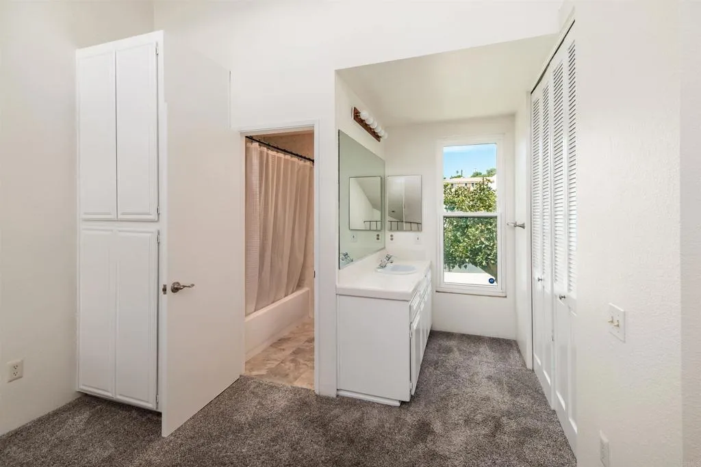 https://cdn.realtyfeed.com/cdn/127/307063334/44c89d7a3a44f30b37ed33fc79f70961.webp