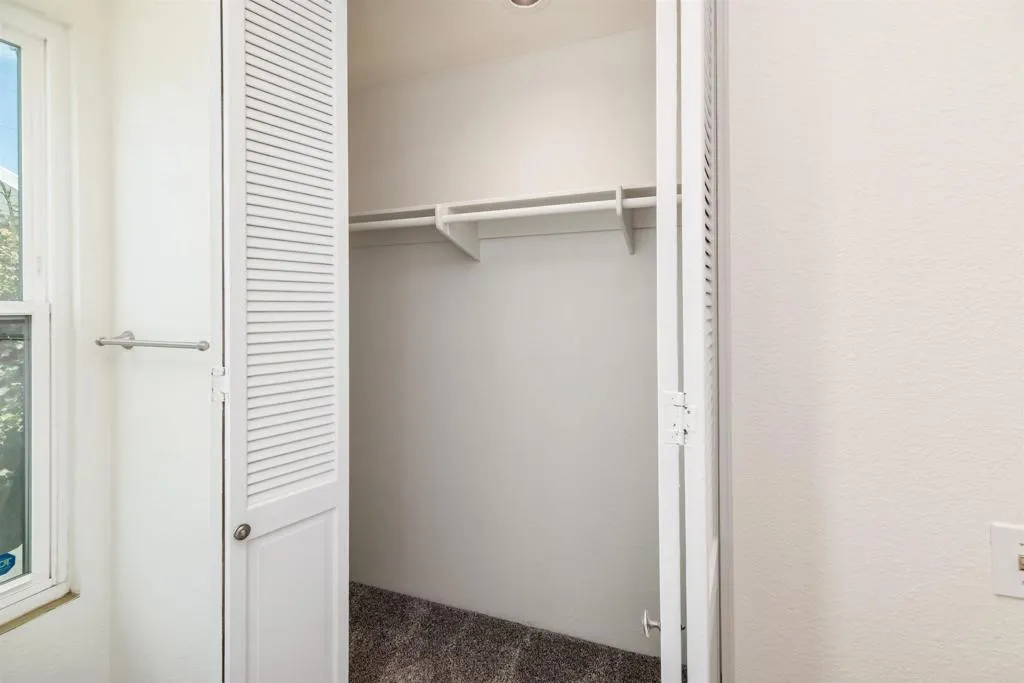 https://cdn.realtyfeed.com/cdn/127/307063334/cd353658cbcc9aaff455a64c6d2fc2bf.webp