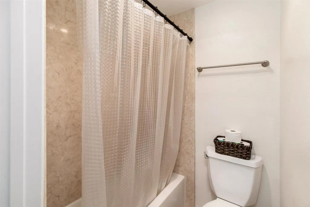 https://cdn.realtyfeed.com/cdn/127/307063334/d8936cb8a5bdb5f6fc8bba55feb08ebd.webp