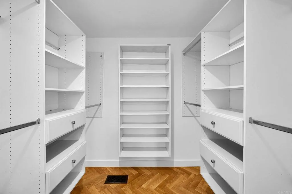 https://cdn.realtyfeed.com/cdn/127/307063341/082335f617938ce4a29da1b974526a49.webp