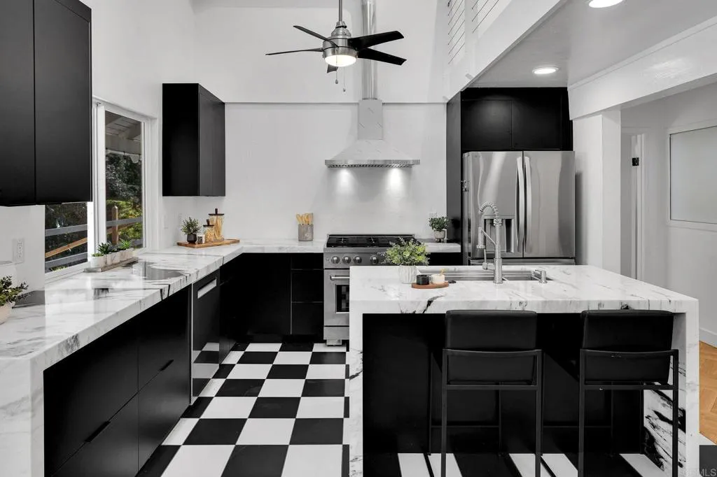 https://cdn.realtyfeed.com/cdn/127/307063341/4a4a33ce6adeb217bfd20161887035e0.webp