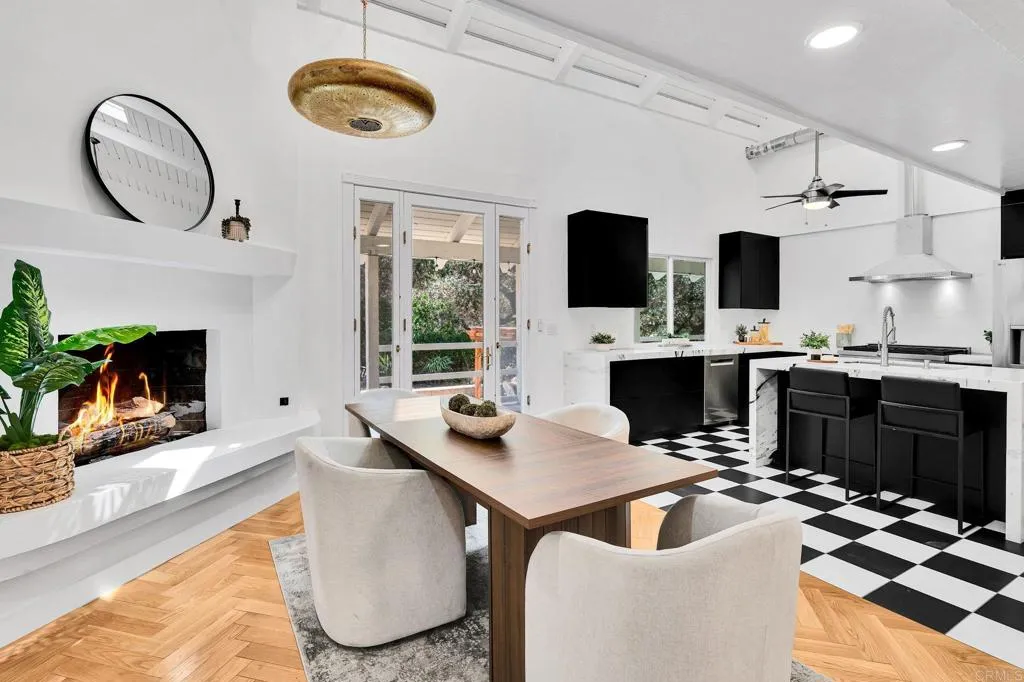 https://cdn.realtyfeed.com/cdn/127/307063341/79c46e47471ed90c24e9355076dc2f57.webp