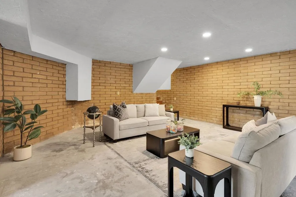 https://cdn.realtyfeed.com/cdn/127/307063341/98ebe21f6dbdafbb94d6ec0a6e431622.webp