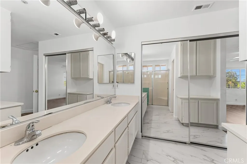https://cdn.realtyfeed.com/cdn/127/307063418/6d8ff39ba9b245ffc265ab5450aa0c6b.webp