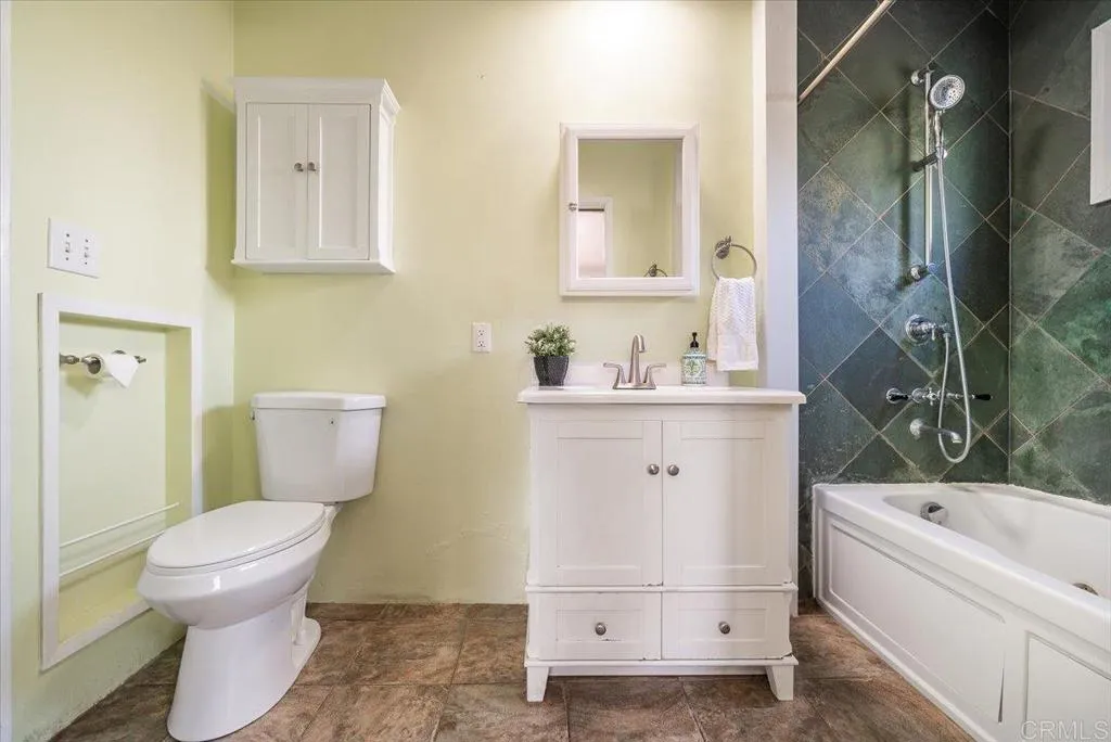 https://cdn.realtyfeed.com/cdn/127/307063497/392352f083347e1e4dc831019290199d.webp