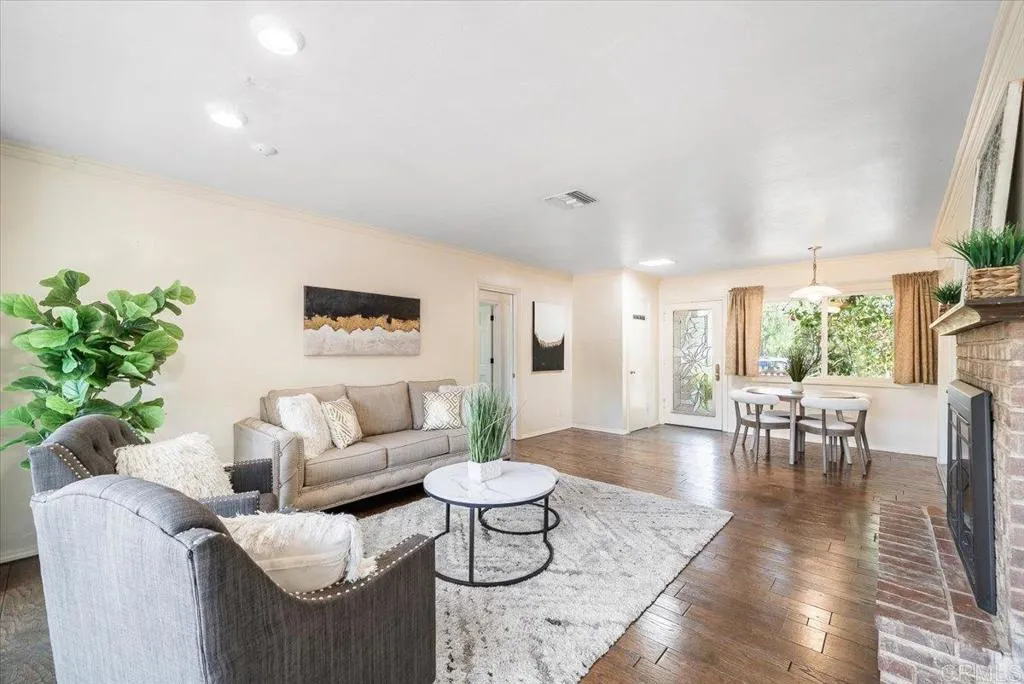 https://cdn.realtyfeed.com/cdn/127/307063497/7ce33b7c68f566cfc4fe6f160f323ebb.webp
