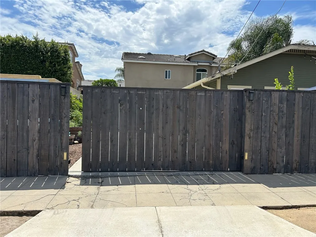 https://cdn.realtyfeed.com/cdn/127/307063502/9ee05d13eaa18dc2107dc3faf38da6a8.webp