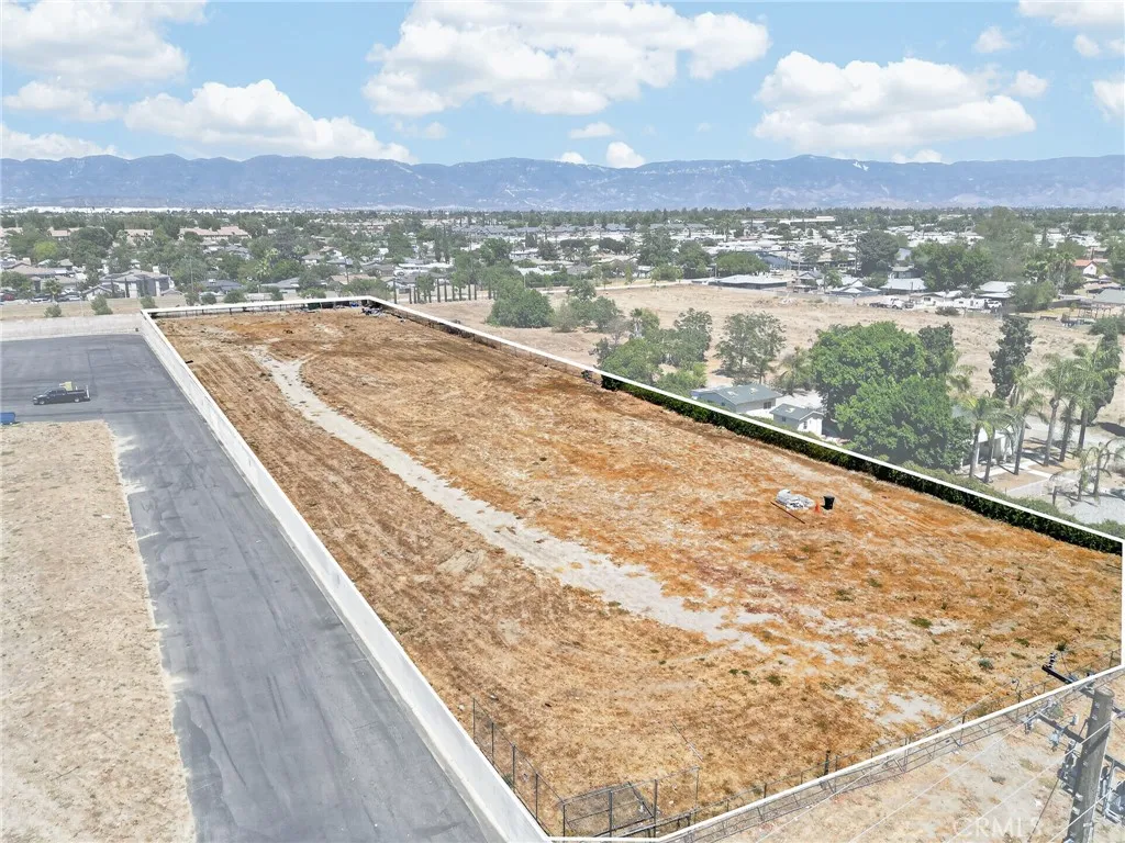 Fontana, CA 92335