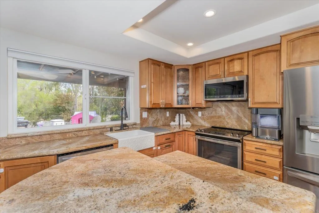 https://cdn.realtyfeed.com/cdn/127/307063562/78fdd85bcda9859526c1328c300eb983.webp