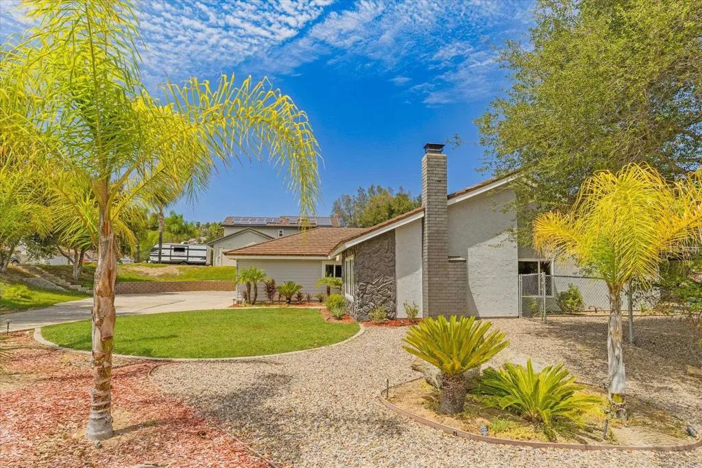 https://cdn.realtyfeed.com/cdn/127/307063562/79c2e28f0f757399a76082e60416fcee.webp