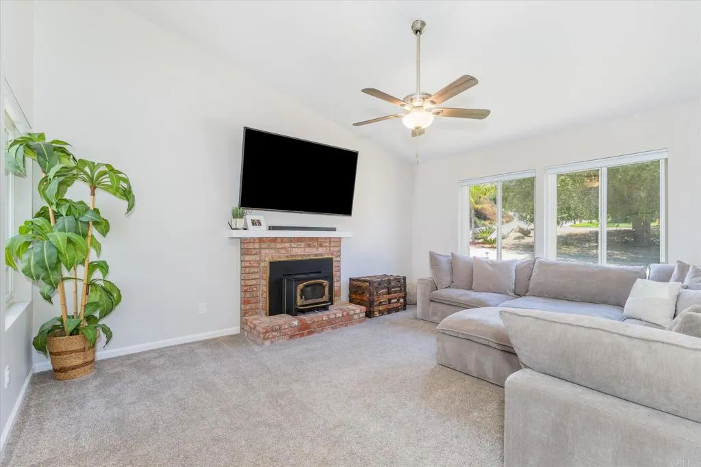 https://cdn.realtyfeed.com/cdn/127/307063562/c3a7fe0b9dfdc1a66f8041622b4b5262.webp