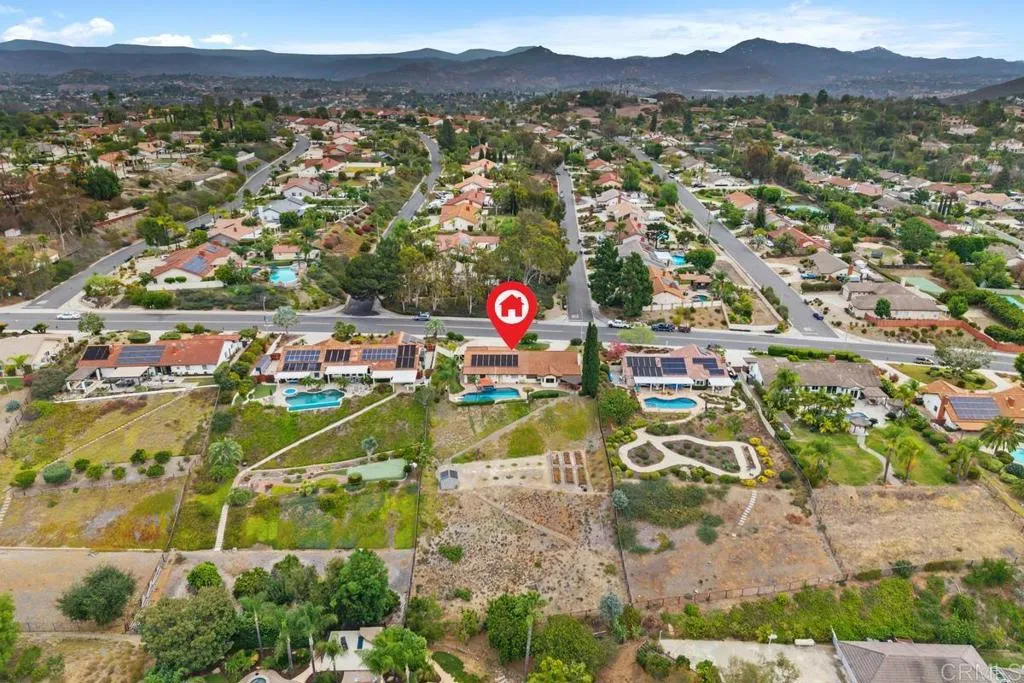 https://cdn.realtyfeed.com/cdn/127/307063568/79012478fd79bbdc3a428adb7ba15411.webp
