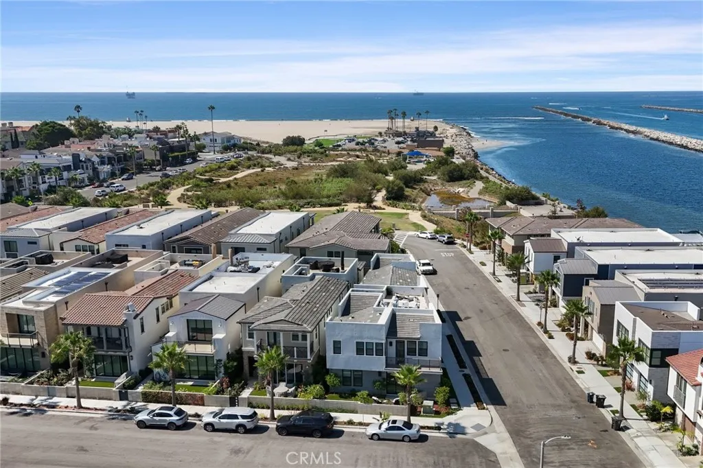 208 Ocean Place