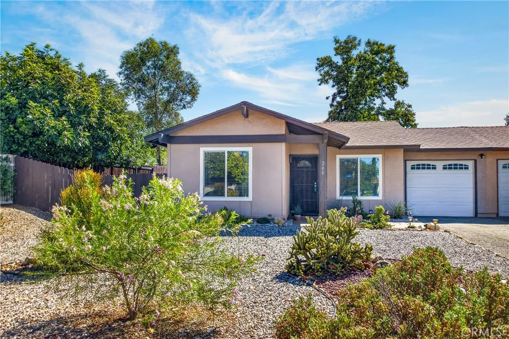 Banning, CA 92220