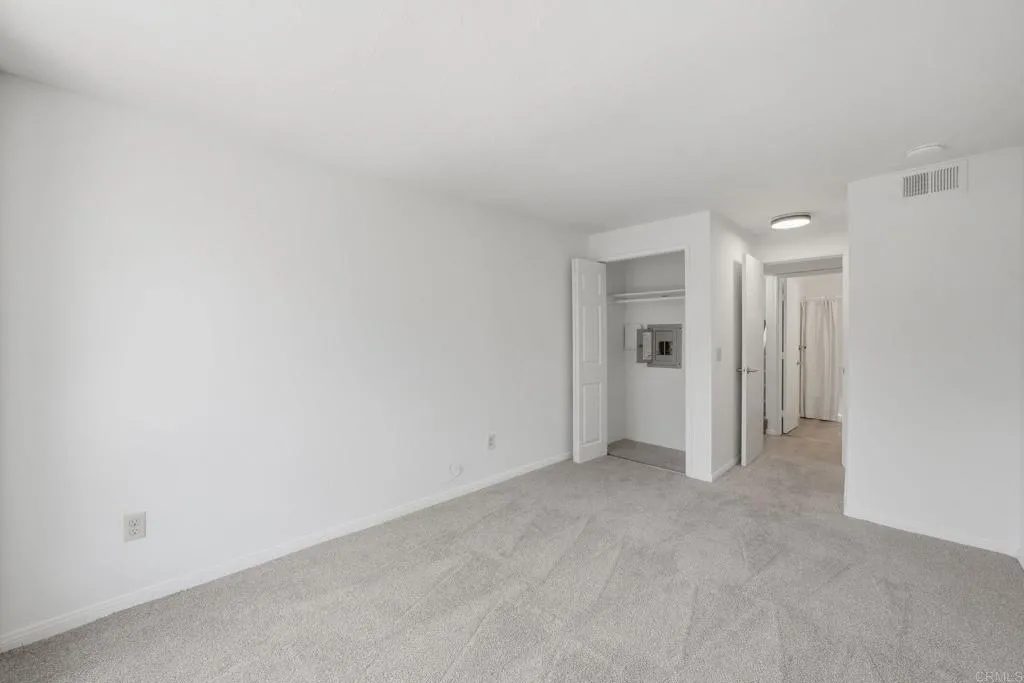 https://cdn.realtyfeed.com/cdn/127/307063585/1eca73e62776d5761dd086605965a070.webp