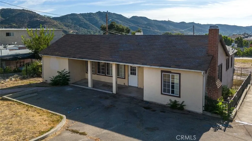 10267 Tujunga Canyon