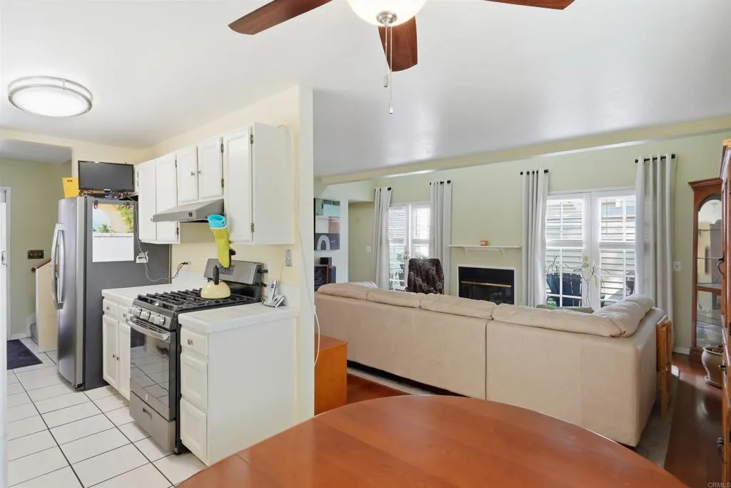 https://cdn.realtyfeed.com/cdn/127/307063636/04731adddcb7b9479a8e4c10dbf60724.webp