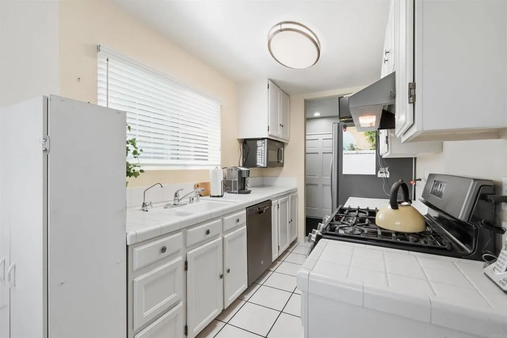 https://cdn.realtyfeed.com/cdn/127/307063636/8562360b3af32e1a9fd03272189554f2.webp