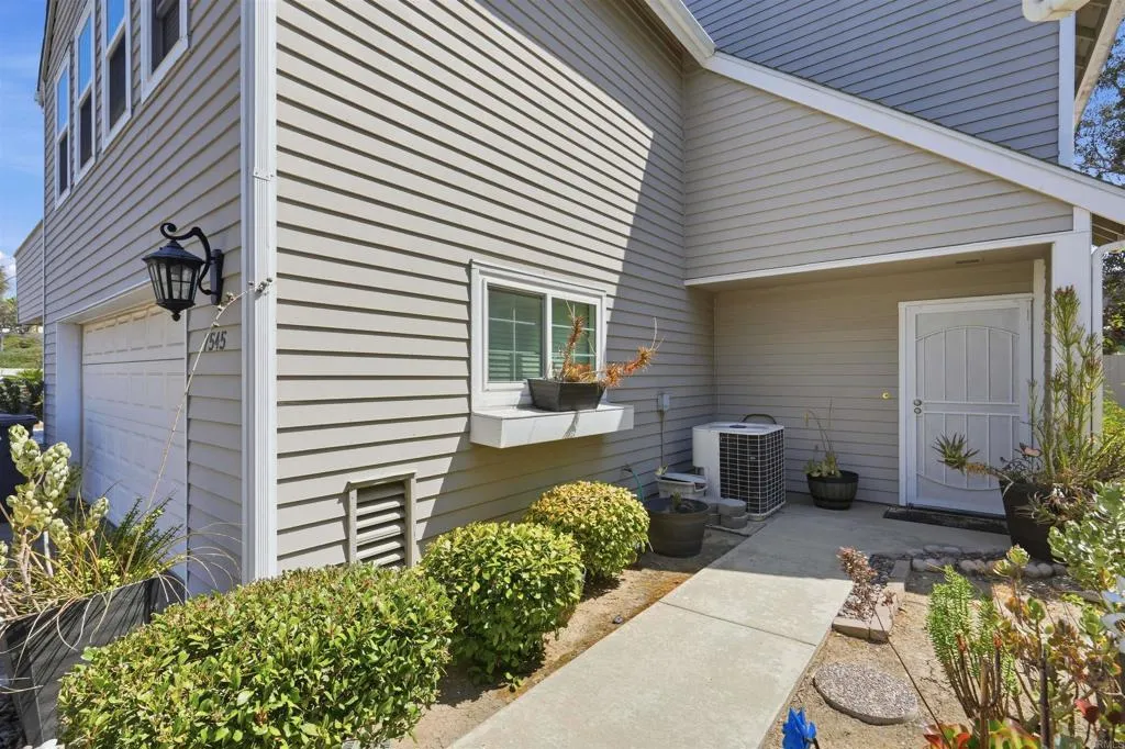 https://cdn.realtyfeed.com/cdn/127/307063636/8e3761973dfd2a1c0126f38836b61cde.webp