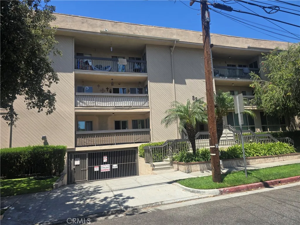 335 N Adams 106