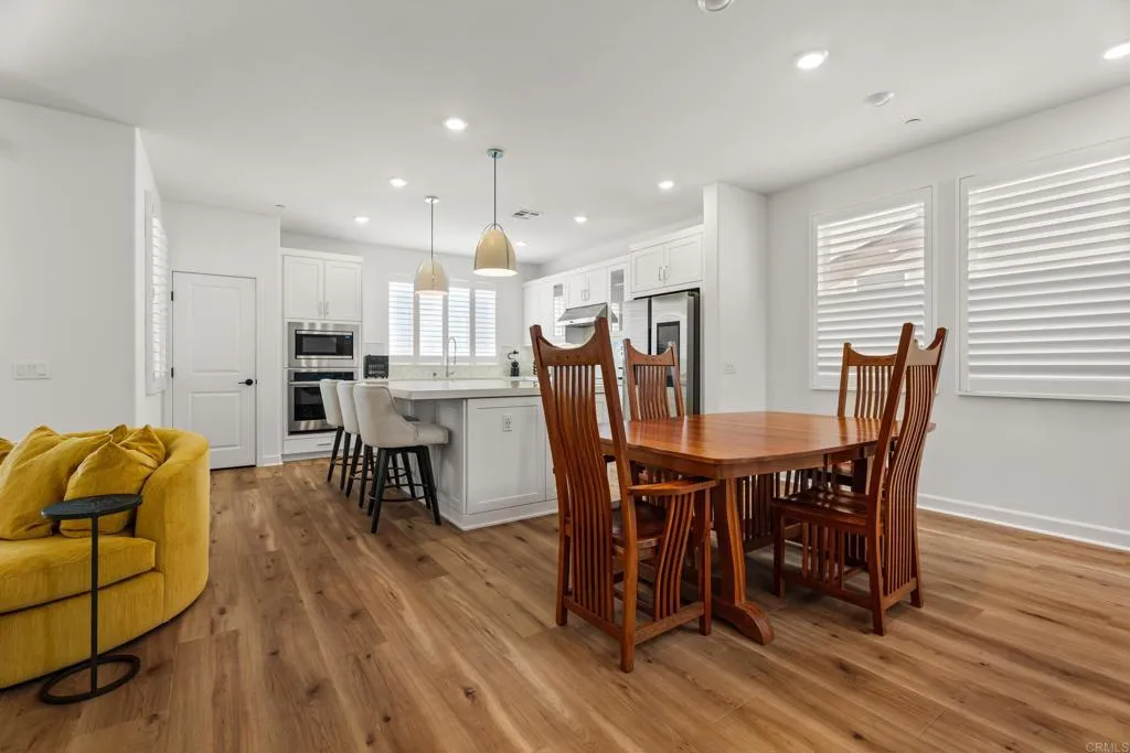https://cdn.realtyfeed.com/cdn/127/307063776/27425d49a9c8c7147f043a623ab616db.webp
