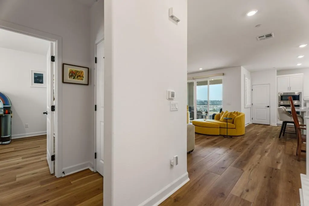 https://cdn.realtyfeed.com/cdn/127/307063776/6be2fc6095af7b38f8b20504d7d8d97f.webp