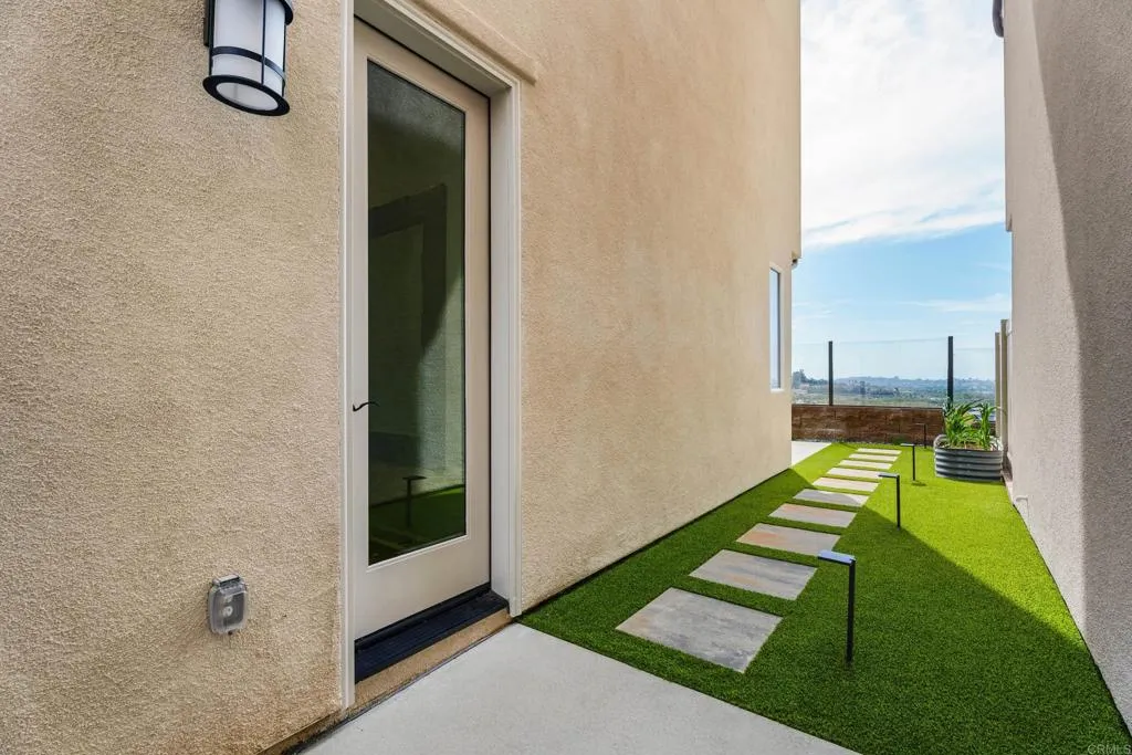 https://cdn.realtyfeed.com/cdn/127/307063776/8ed3b09eccc22e9e5b9b2c866815c1f4.webp