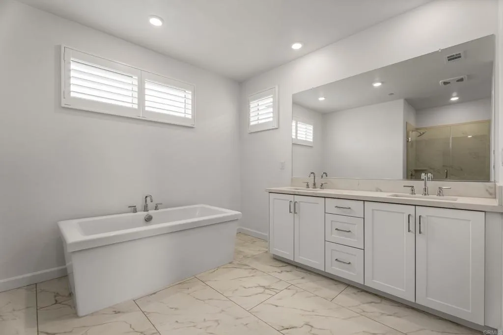 https://cdn.realtyfeed.com/cdn/127/307063776/bc9eac9a5561814c2bf7ab804e39ed56.webp