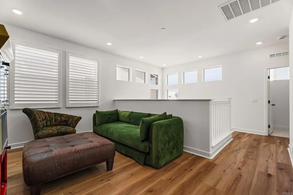 https://cdn.realtyfeed.com/cdn/127/307063776/edb3462bc261981635a3cae462897020.webp