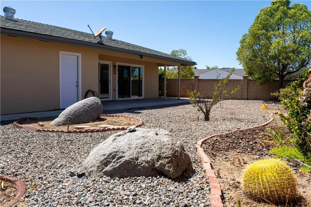 https://cdn.realtyfeed.com/cdn/127/307063804/e7f04431858c9a3bb7edf049ac5f84ea.webp
