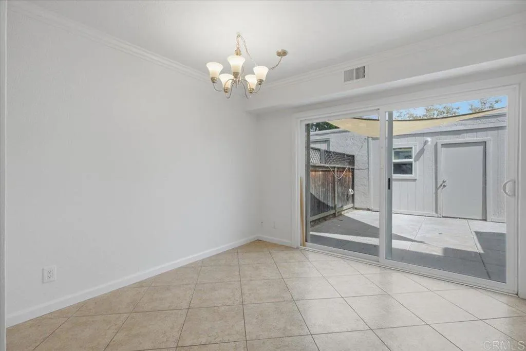 9457 Carlton Oaks Drive Unit B, Santee, CA 92071 - Photo 5 of 30, Santee, CA