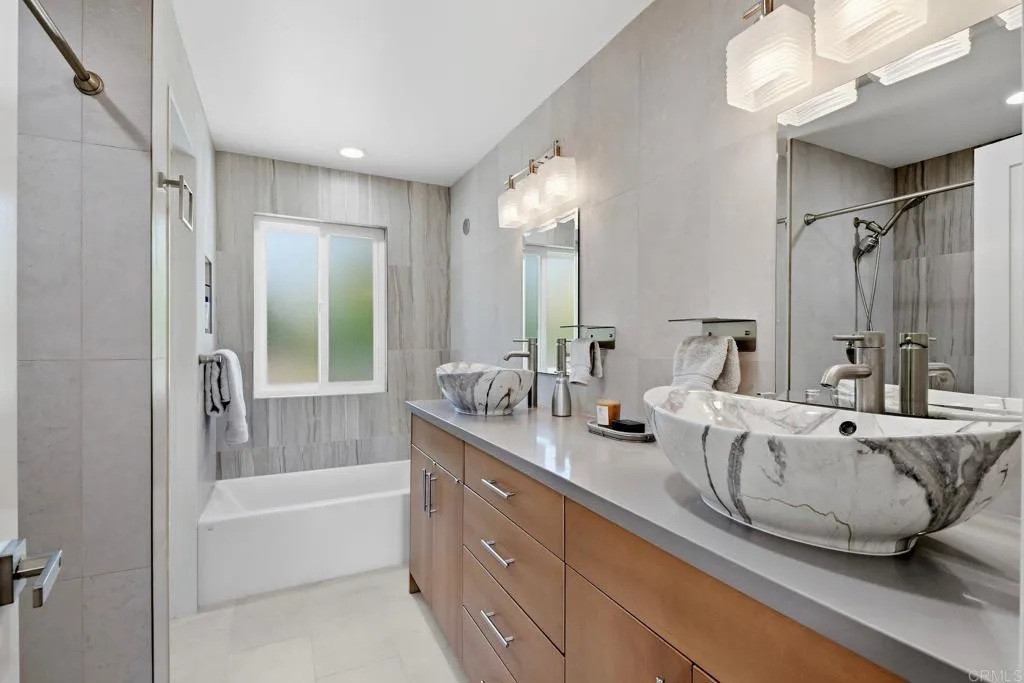 https://cdn.realtyfeed.com/cdn/127/307063857/42da7e0d8870420fc4e075df85d74ff6.webp