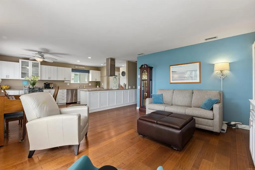 https://cdn.realtyfeed.com/cdn/127/307063877/42c9f5b92feb3303427ff8b18a237846.webp