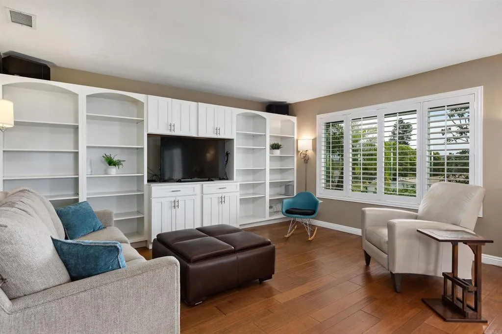 https://cdn.realtyfeed.com/cdn/127/307063877/a569d3650ce2c46192a702775c7ef598.webp